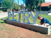 /trabajos/2025/03/14/letras-de-metal-luminosas-petry-13.jpg