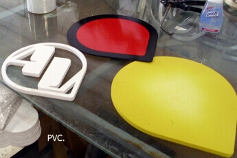 PVC sintra pintado.