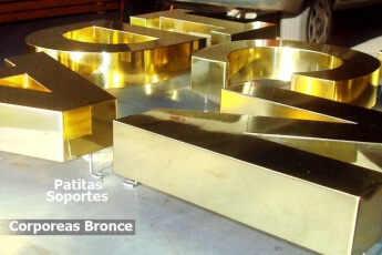 Bronce corporeos.