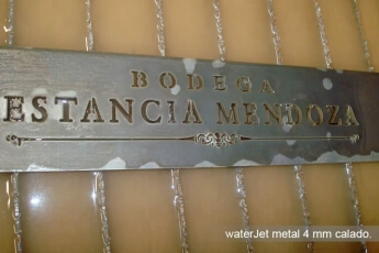 /trabajos/1-waterjet-hierros/0420-austral-i/letras-corporeas-bodega-07.jpg