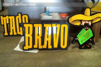 /trabajos/2-corporeos/0410-taco-bravo/16.jpg