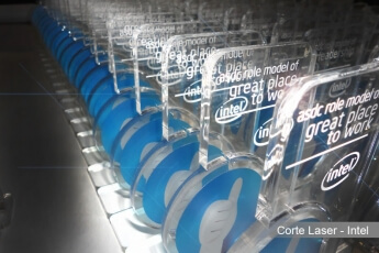 /trabajos/2-corporeos/0560-intel/corte-laser-110.jpg