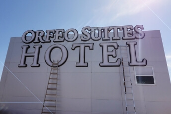 /trabajos/2-corporeos/0900-orfero-suites-hotel/letras-corporeas-46.jpg