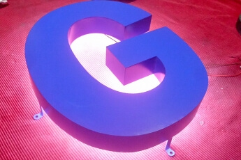 /trabajos/2-corporeos/2010-encastres/letras-corporeas-18.jpg