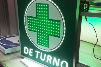 /trabajos/2017/11/08/letreros-farmacia-leds-05.jpg