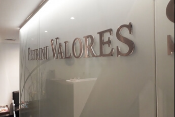 /trabajos/2018/08/22/letras-corporeas-petrini-03.jpg