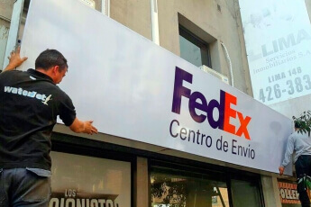 /trabajos/2019/08/29/cartel-frontal-luminosos-fedex-01.jpg