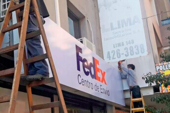 /trabajos/2019/08/29/cartel-frontal-luminosos-fedex-03.jpg