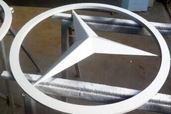 /trabajos/2020/02/25/corporeo-metal-mercedes-benz-03.jpg