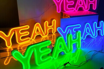 /trabajos/2020/03/02/letreros-luminosos-neon-leds-yeah-02.jpg