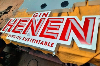 /trabajos/2021/03/17/coporeos-gin-henen-04.jpg