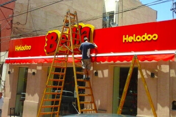 /trabajos/2022/04/05/heladeria-letras-de-metal-luminosas-17.jpg