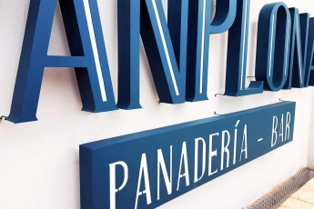 /trabajos/2023/03/30/letras-corporeas-de-metal-luminosas-panaderia-pamplona-16.jpg
