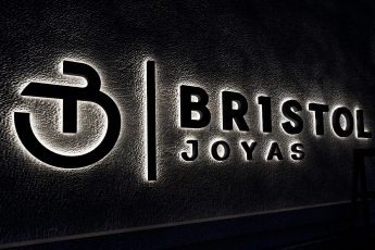 /trabajos/2026/01/27/bristol-joyas-letras-luminosas-11.jpg
